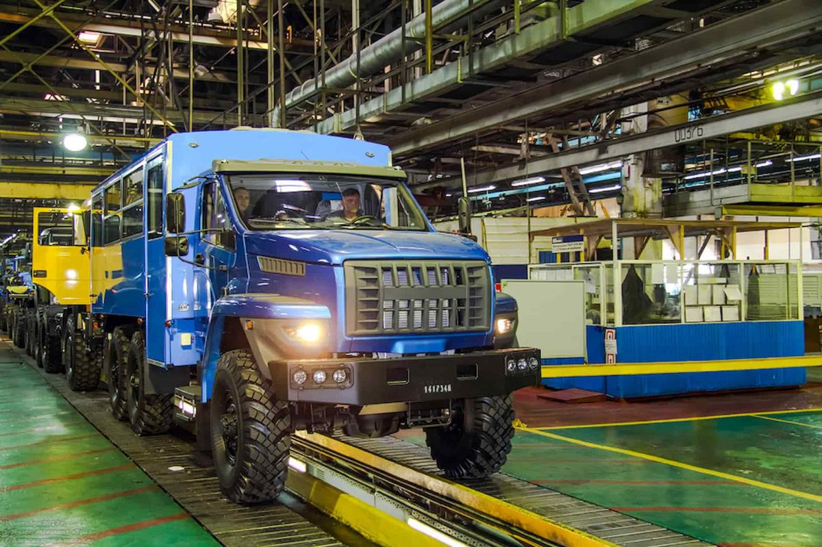«Автопоток»: завод Урал перевыполняет план по сборке грузовиков