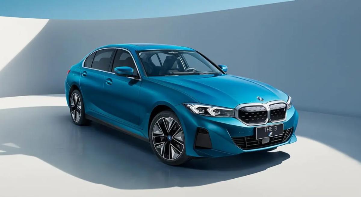 В России начались продажи электрического седана BMW i3