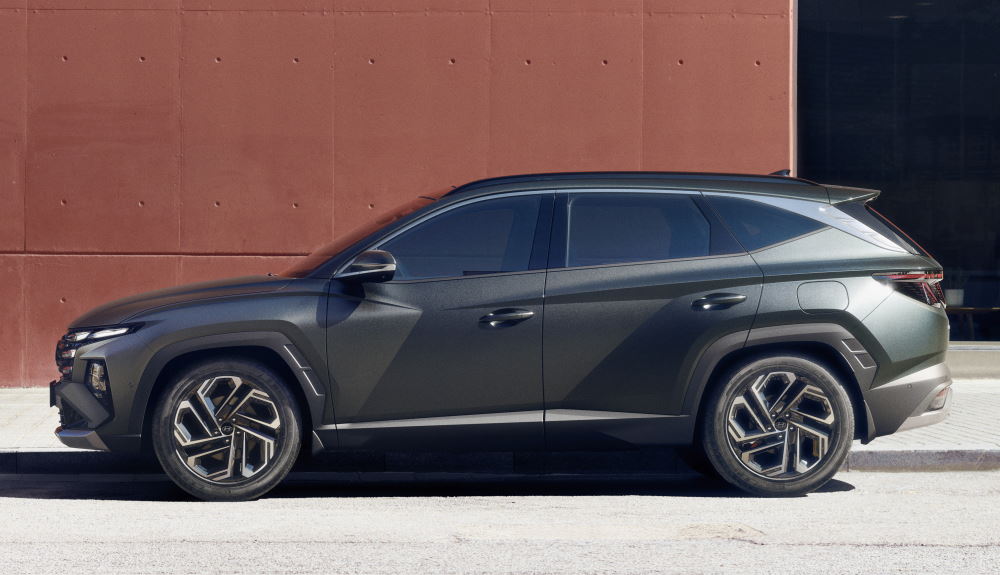 Кроссовер Hyundai Tucson получил обновлённый дизайн и полностью другой интерьер