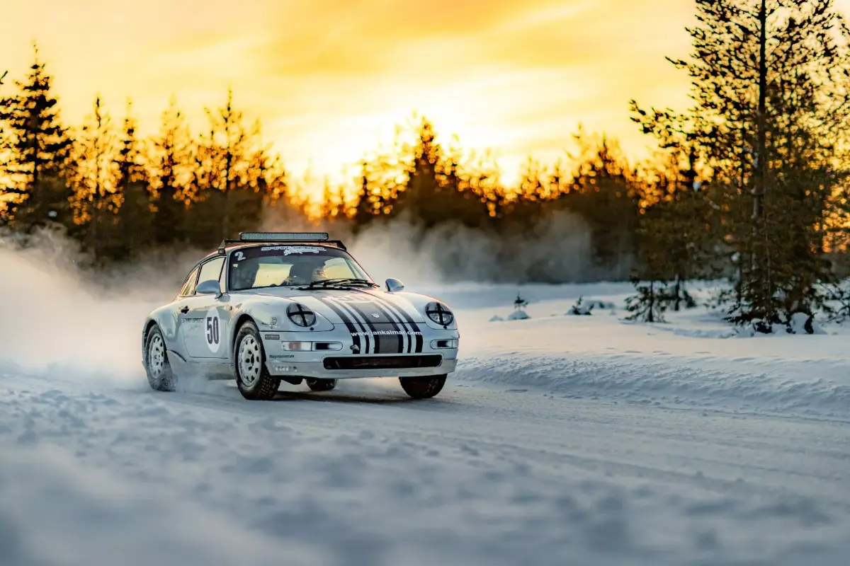 Воплотите в жизнь свои фантазии и прокатитесь на Porsche 911 за Полярным кругом