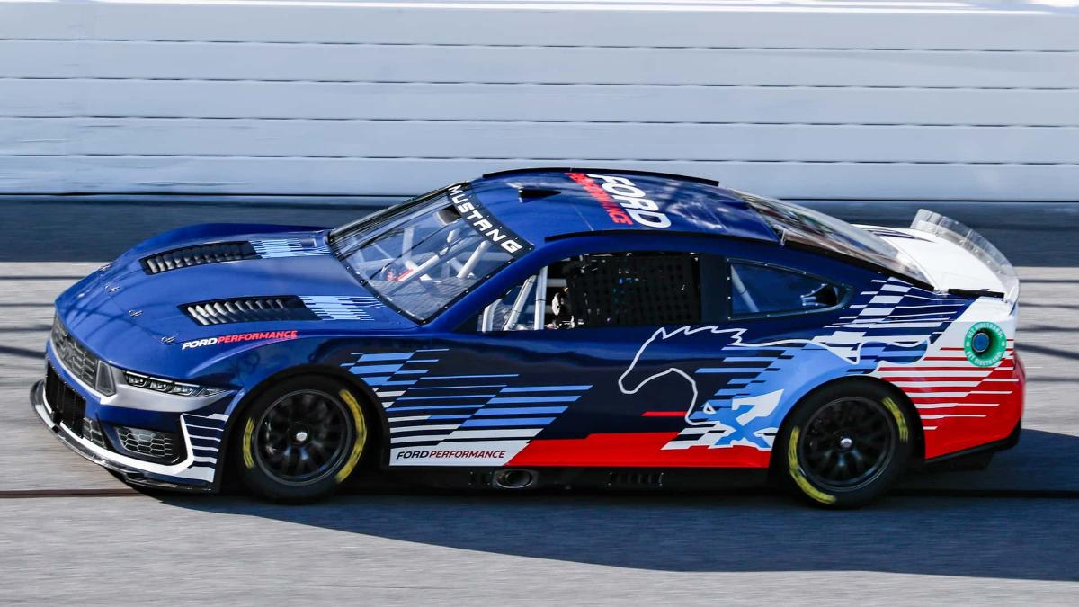 Гоночное исполнение Ford Mustang Dark Horse дебютирует в гонках NASCAR 