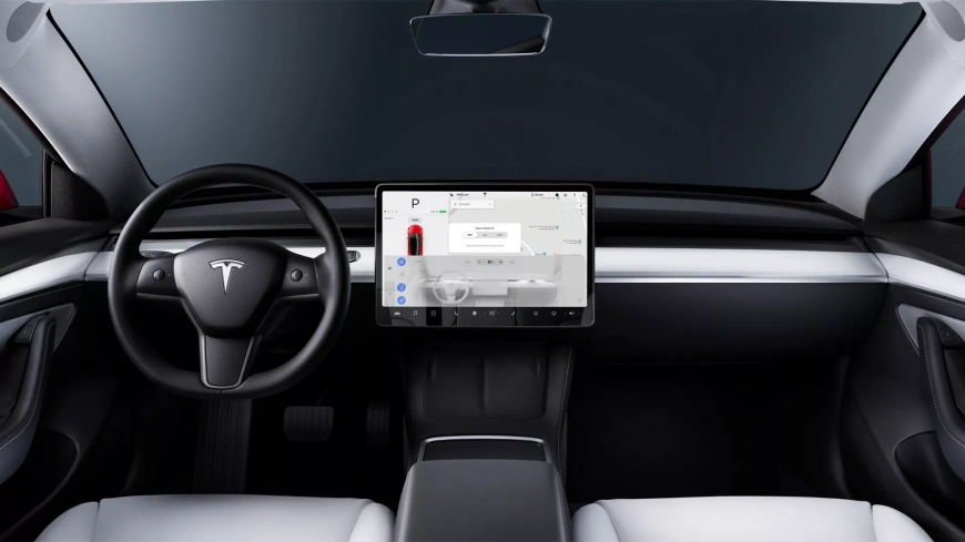 Tesla-Autopilot-a.webp