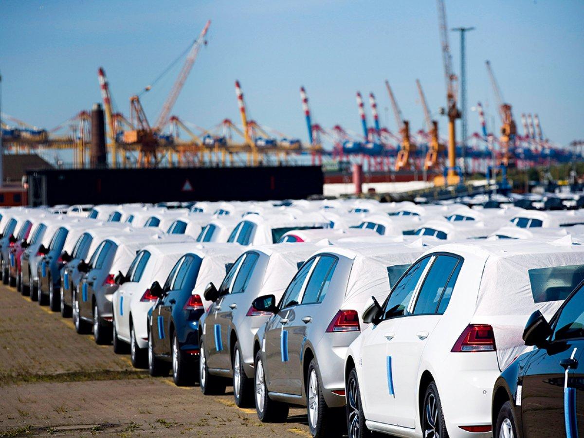 В октябре экспорт легковых авто из Японии в Россию рухнул на 46,8%