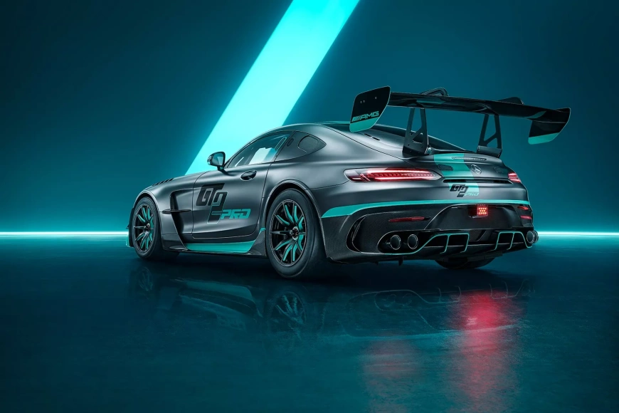 Mercedes-AMG-GT2-Pro-3.webp