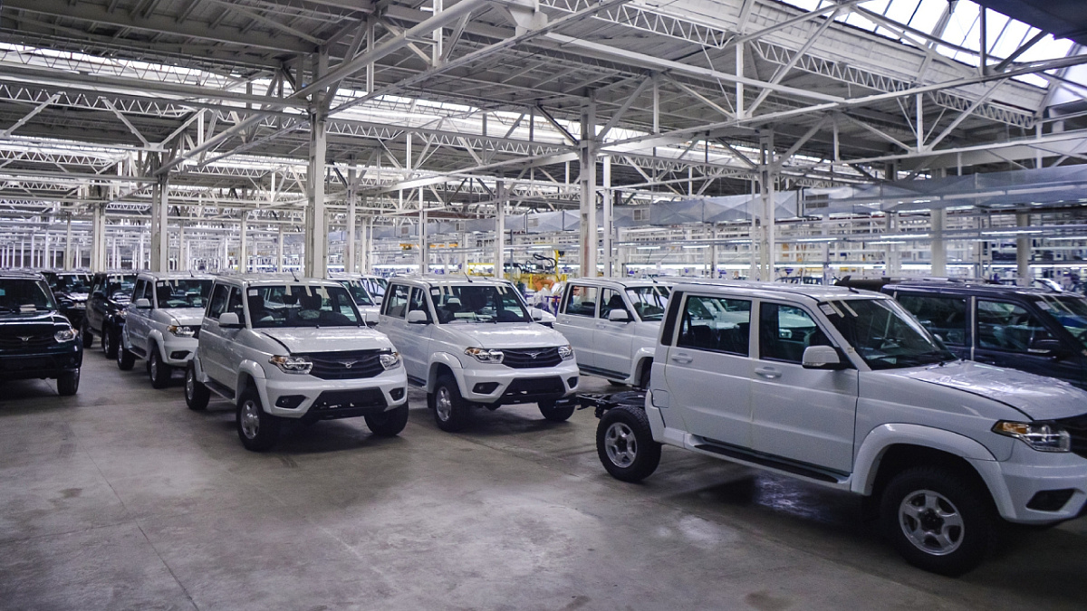 УАЗ запустит продажи напрямую с завода и введет плату за доставку внедорожников