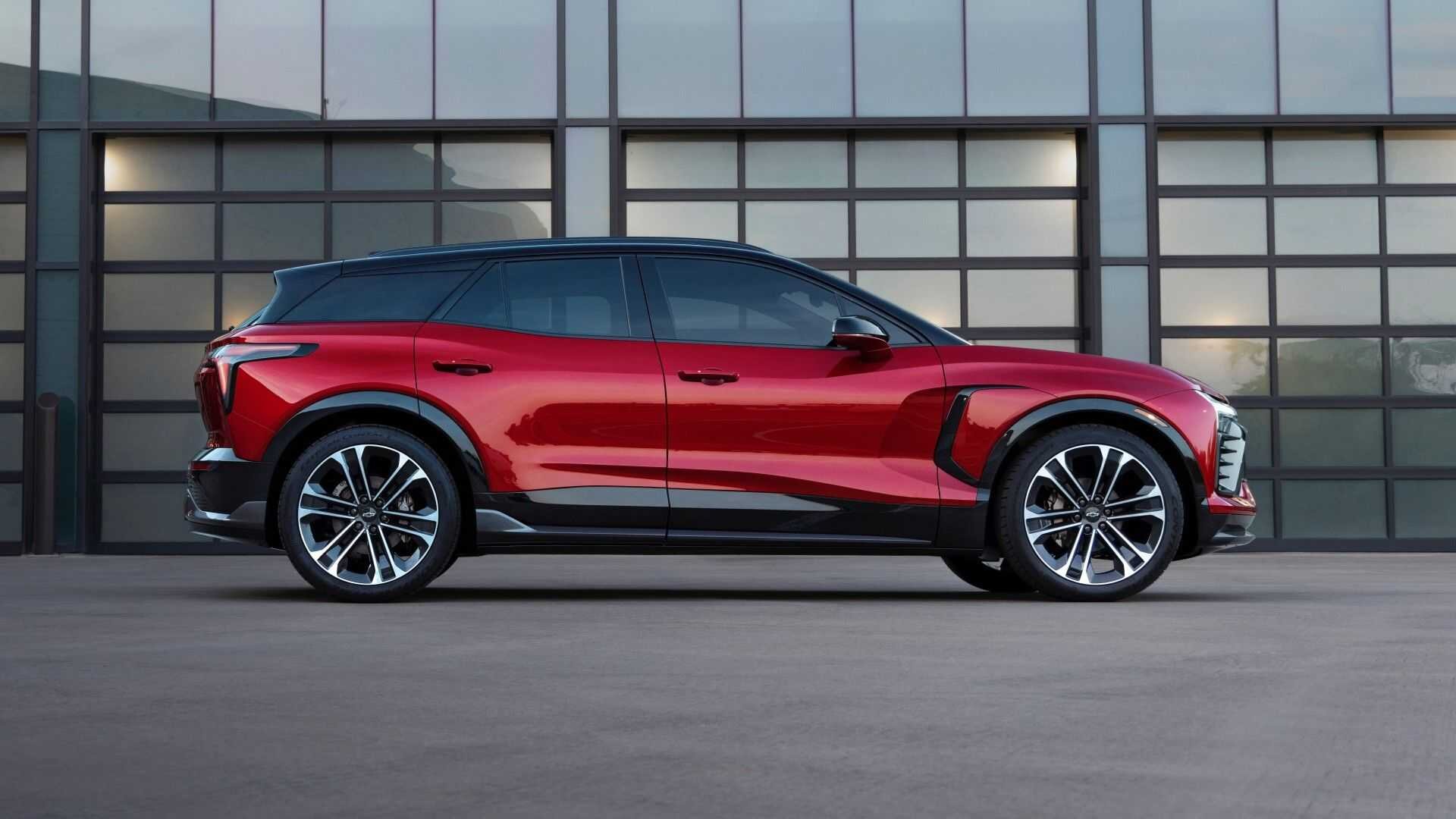 GM отзывает Chevy Blazer и другие внедорожники из-за открывающихся дверей