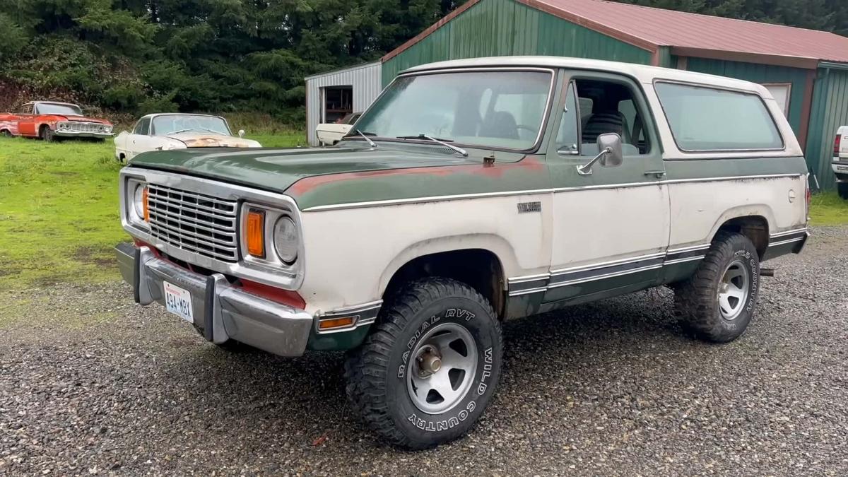 Что случилось с внедорожником Plymouth Trail Duster 1978 года за 16 лет простоя