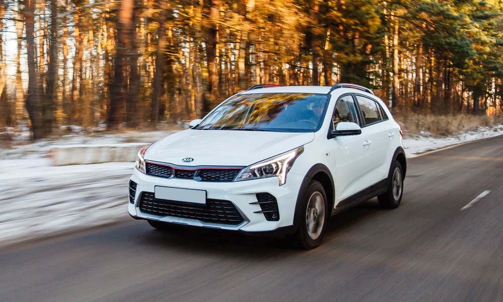 У дилеров в РФ в продаже нашли новый хэтчбек Kia Rio X за 2,1 млн рублей