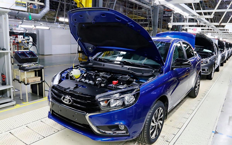 АвтоВАЗ найдет способ начать сборку Lada Vesta с ESP в середине 2024 года