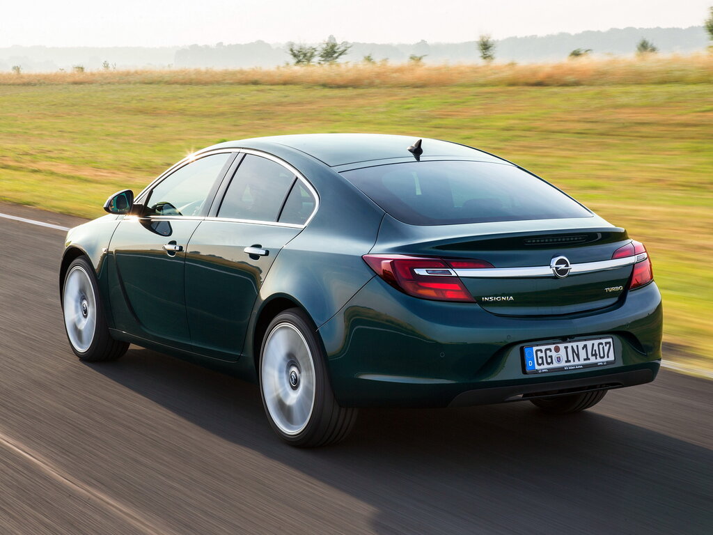 Эксперт За рулем перечислил плюсы и минусы популярного Opel Insignia