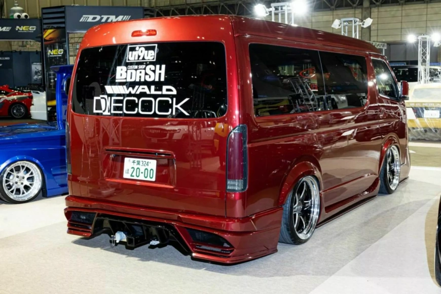 B-DASH-Getsu-Ace-Toyota-HiAce-Tuning-2.jfif_-2048x1366.webp