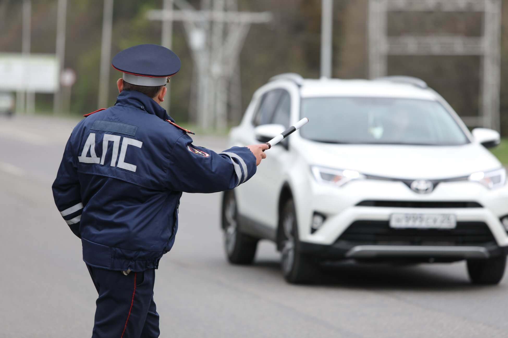 Автоэксперт Сажин призвал строже наказывать любителей громкой музыки в авто и тюнинга