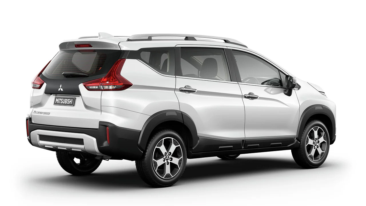 Новые Mitsubishi Xpander Cross у частников оказались дешевле, чем у дилеров