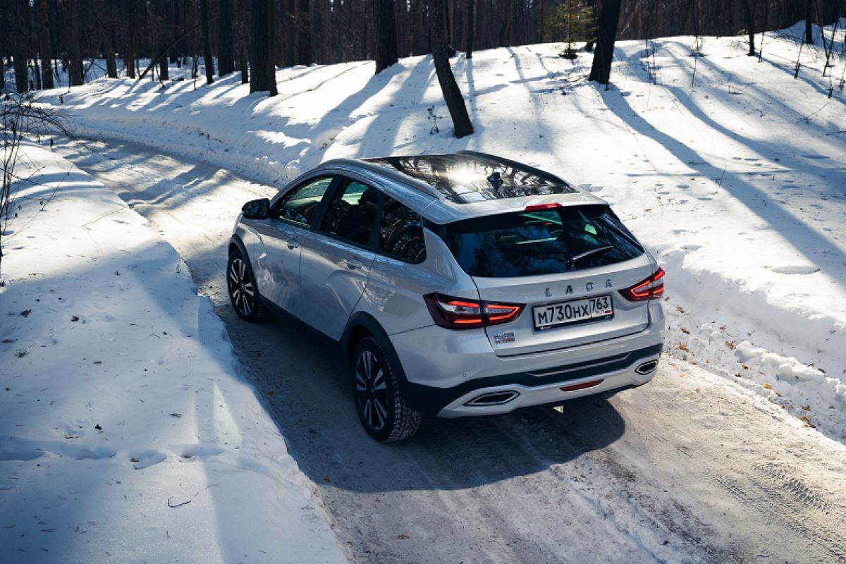 АвтоВАЗ нашел конкурентов LADA Vesta SW Cross с вариатором среди китайцев