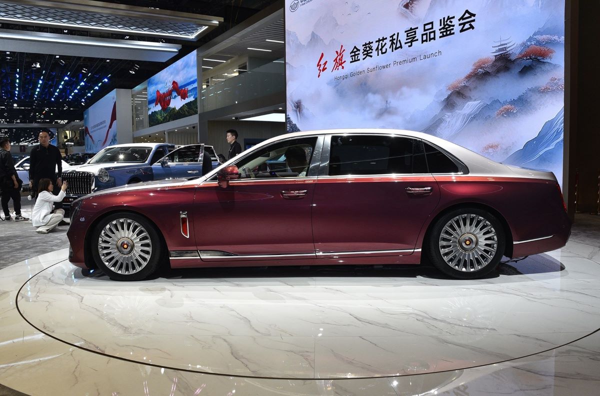 Aurus Senat по-китайски: в Пекине представили новый Hongqi L1