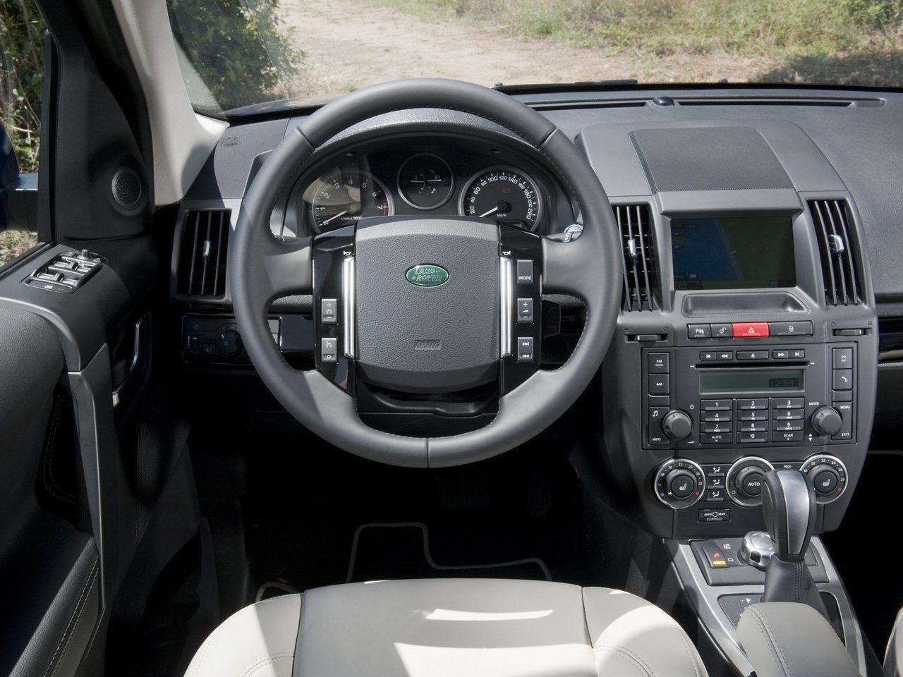 Какие модификации Land Rover Freelander II станут самым удачным выбором на вторичке