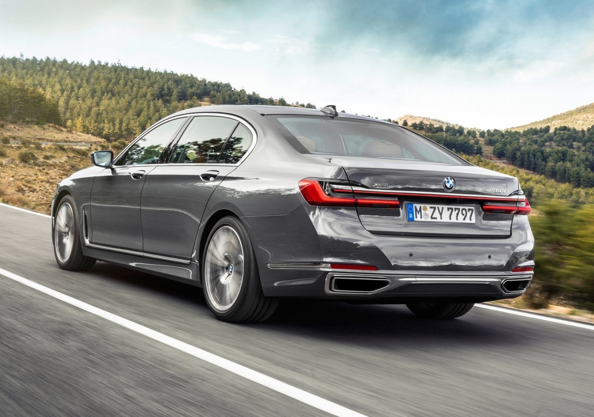 BMW 7-series: дышите глубже