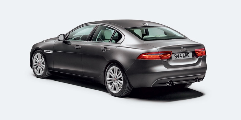 Jaguar XE. Вызывающий