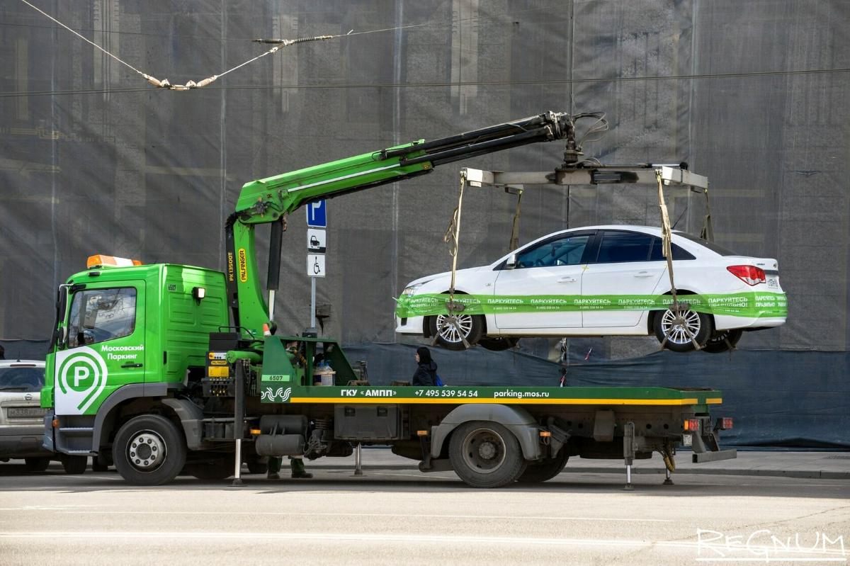 Россиянам назвали простые способы избежать эвакуации автомобиля в 2024 году