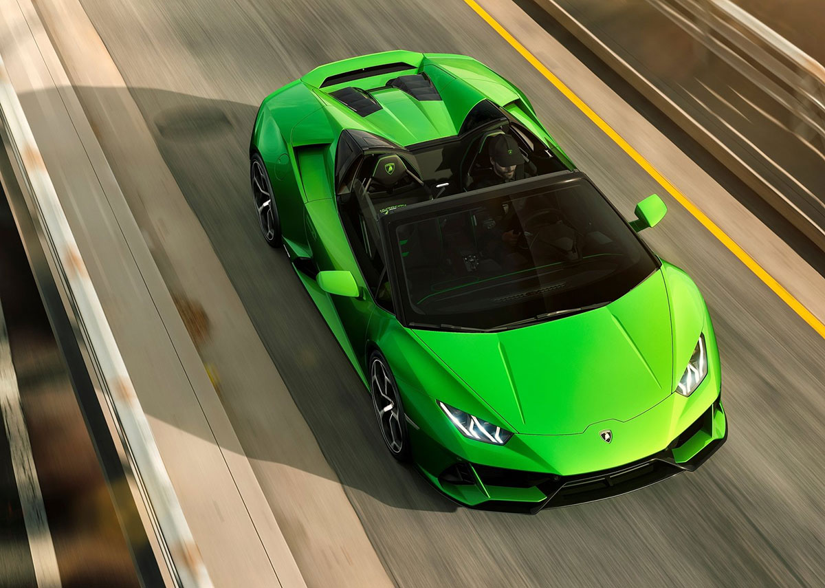 Lamborghini Huracan Evo Spyder: игры на открытом воздухе