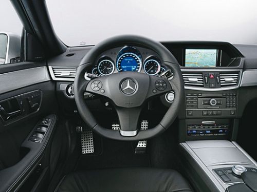 Mercedes-Benz E-class. Угол-шоу