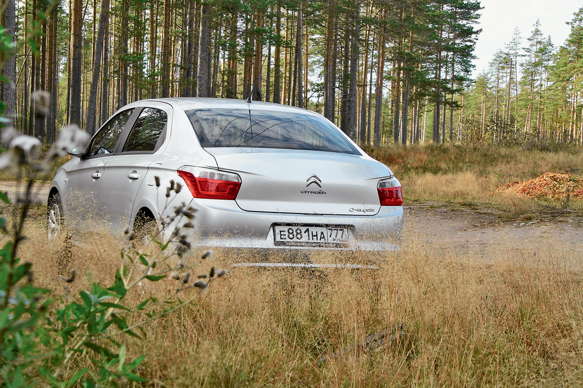 Фото: Citroen C-Elysee, вид сзади