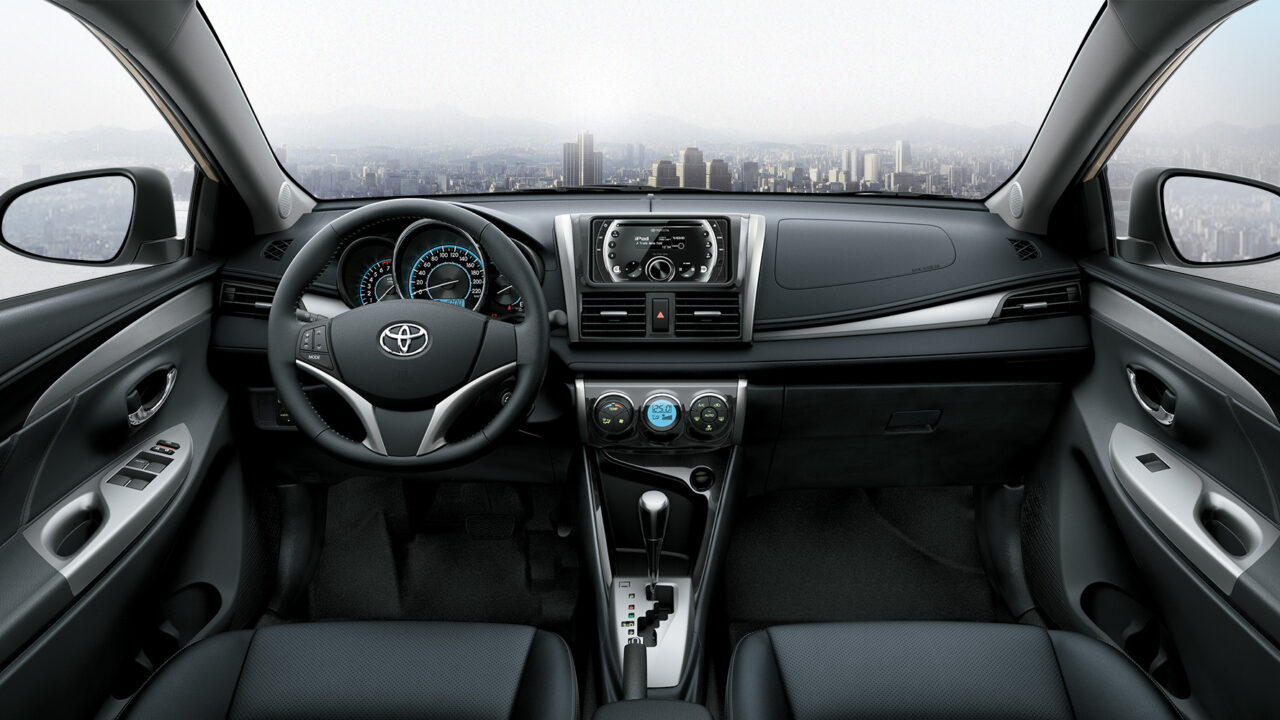 В Россию привезли новый неубиваемый седан Toyota по цене LADA