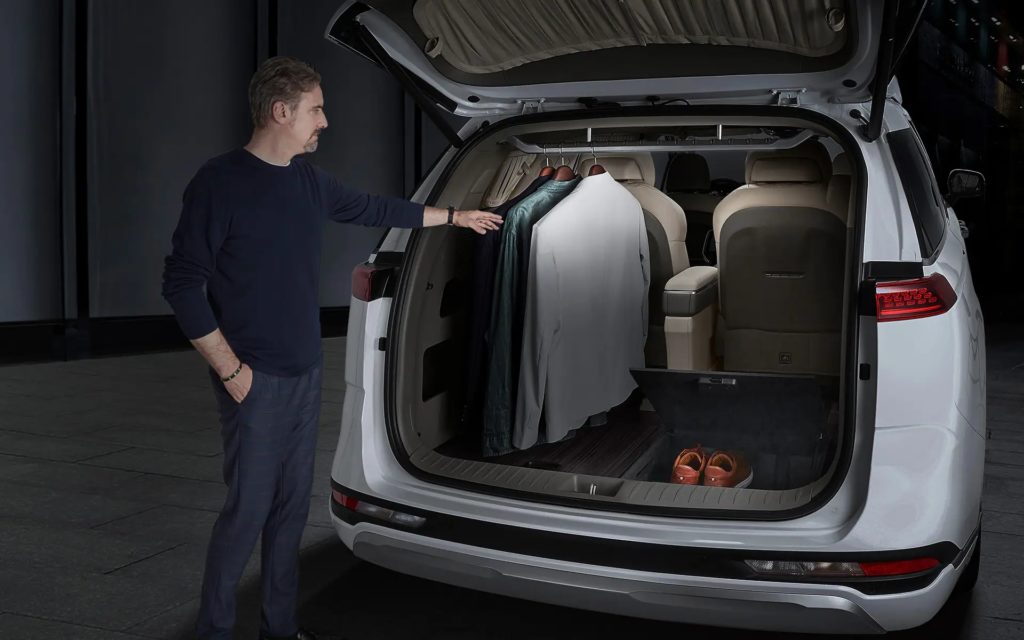 Круче, чем в лимузине: представлен Kia Carnival HiLimousine с роскошным VIP-салоном