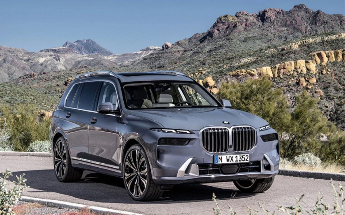 Российские дилеры предложили клиентам новые кроссоверы BMW X7 и X5