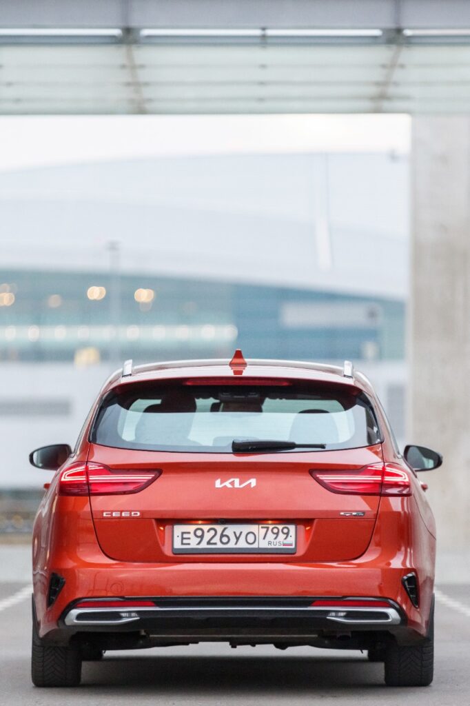 Обновленный Kia Ceed: объявлены цены и комплектации для России