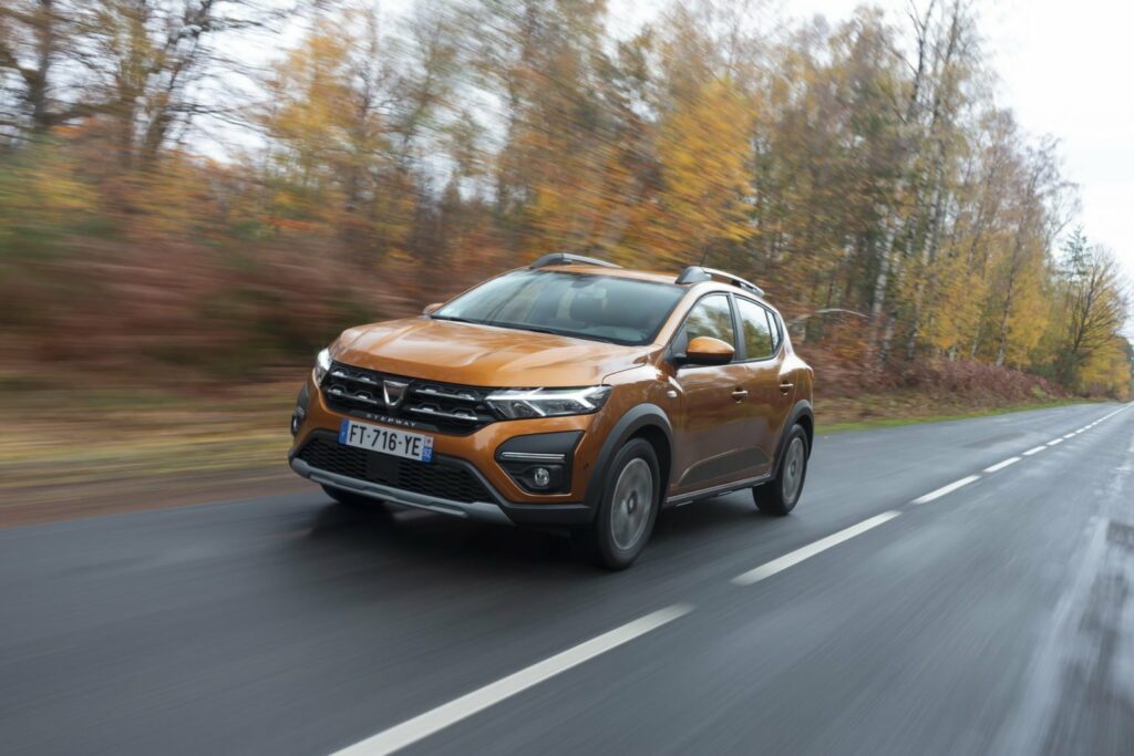 Европейцы обеднели? Самым популярным кроссовером в ЕС стал Dacia Duster