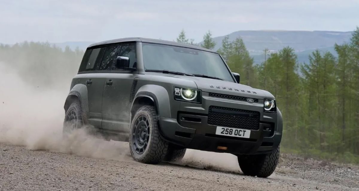 Дебютировала самая быстрая версия внедорожника Land Rover Defender Octa