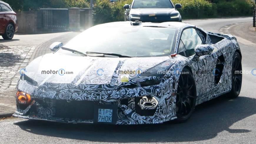 lamborghini-huracan-successor-spy-shots.jpg