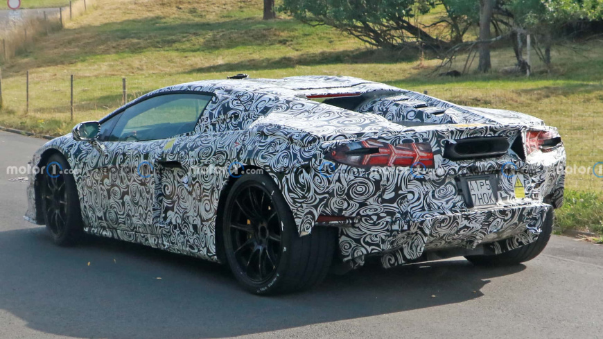 lamborghini-huracan-successor-spy-shots (1).jpg