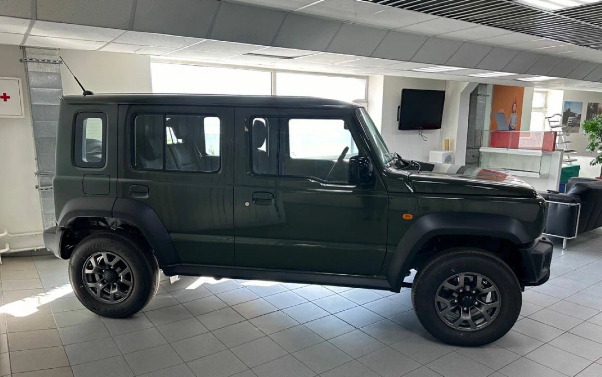 В России ждут партию новых Suzuki Jimny 2024 года