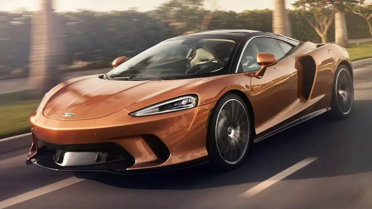 Если ехать на McLaren GT слишком быстро, капот может самопроизвольно открыться 