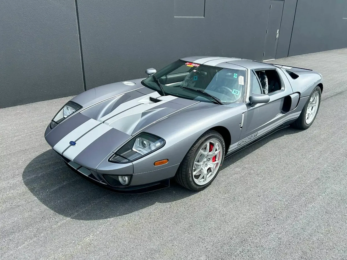 Найден практически идеально сохранившийся суперкар Ford GT 2006 года выпуска 