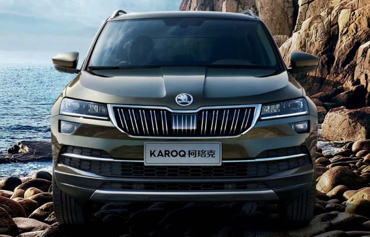 Надежный кроссовер Skoda Karoq вернулся в Россию, но цена сильно выросла