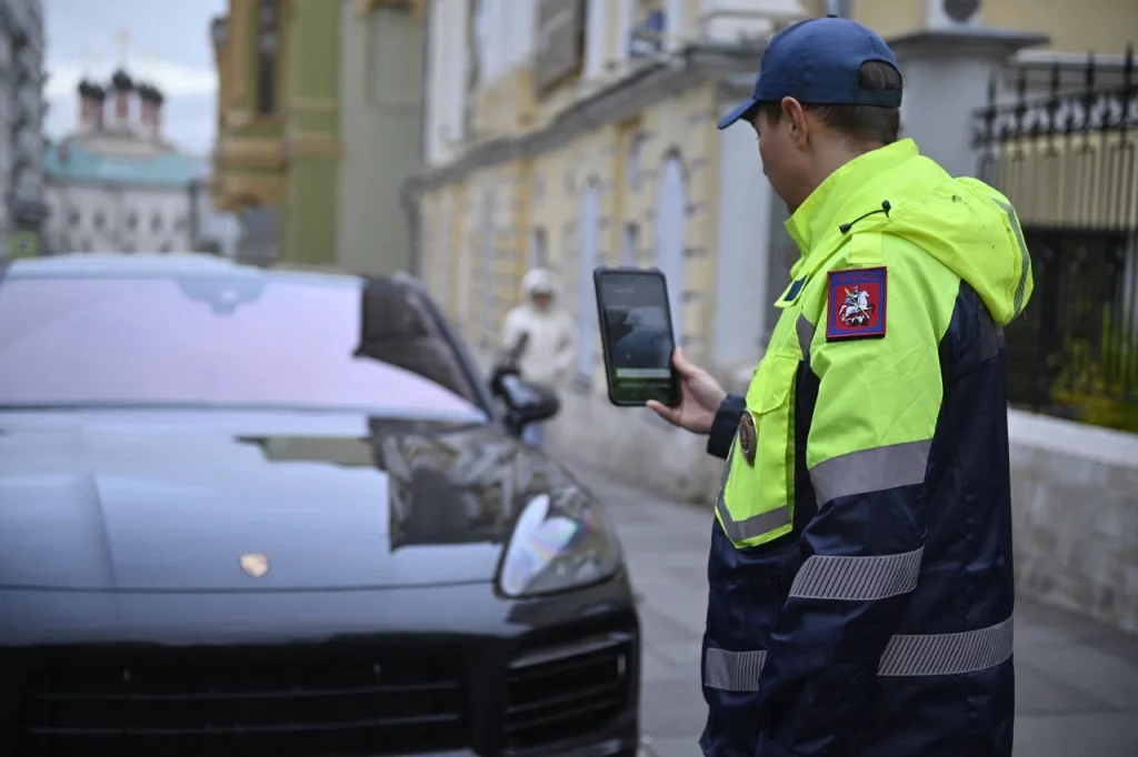 С 1 ноября в центре Москвы усилят контроль за неправильной парковкой