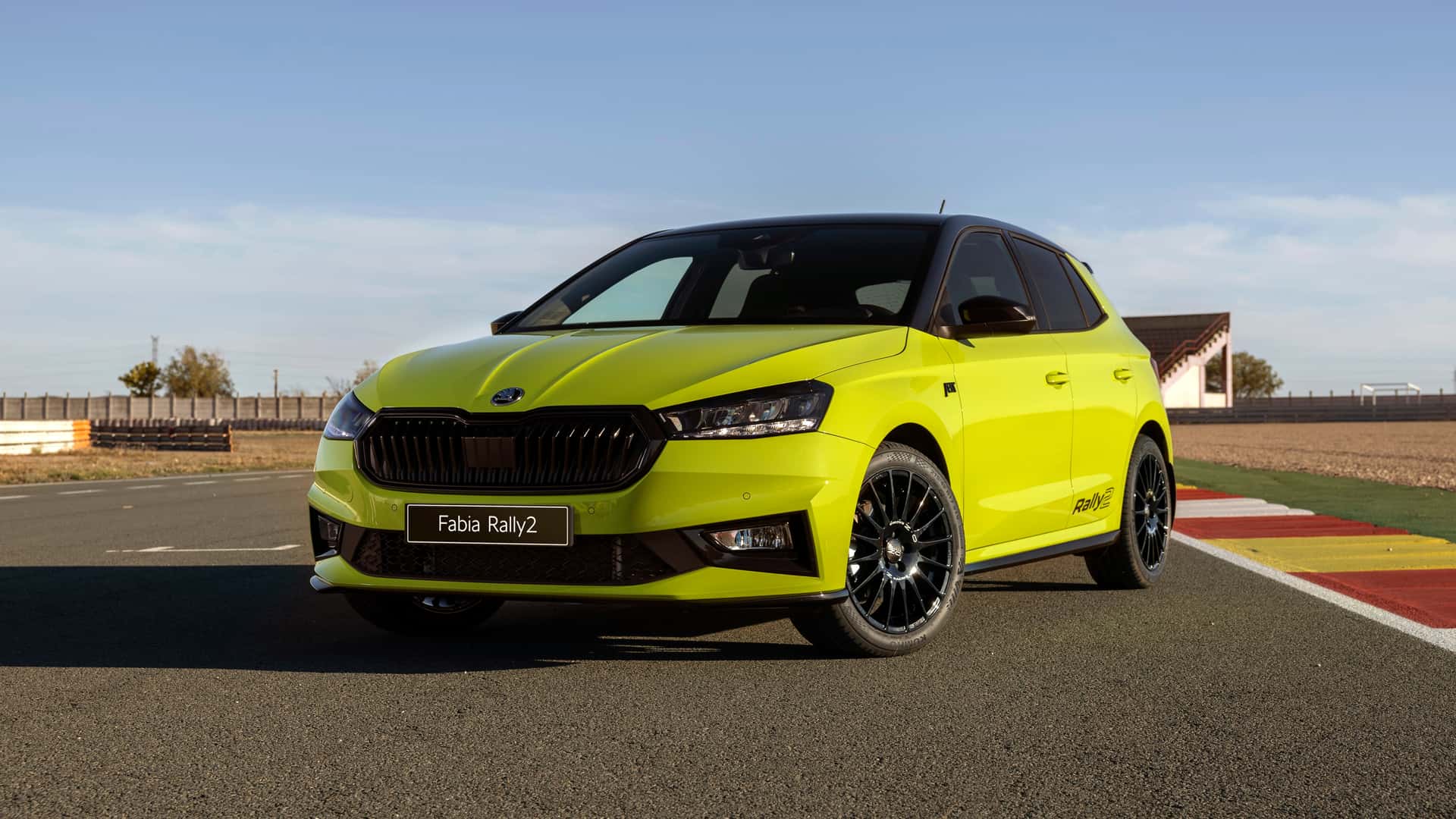 Легендарный хэтчбек Skoda Fabia получил спецверсию в честь двухкратного чемпиона Испании по ралли