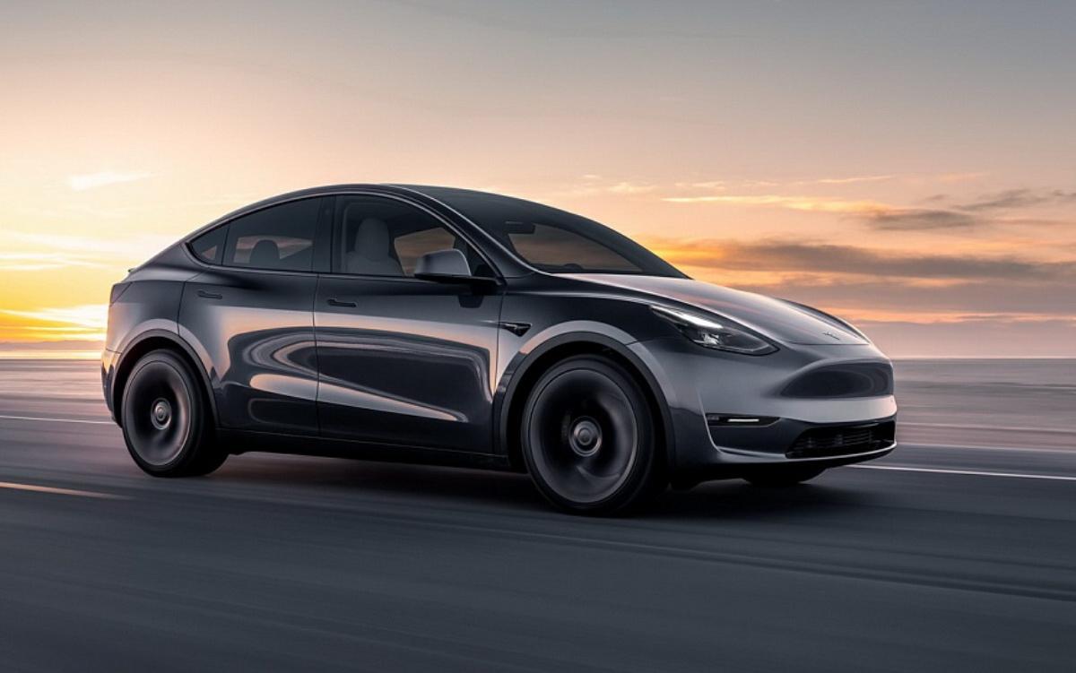 В России появились новые электрокары Tesla Model Y с увеличенным запасом хода