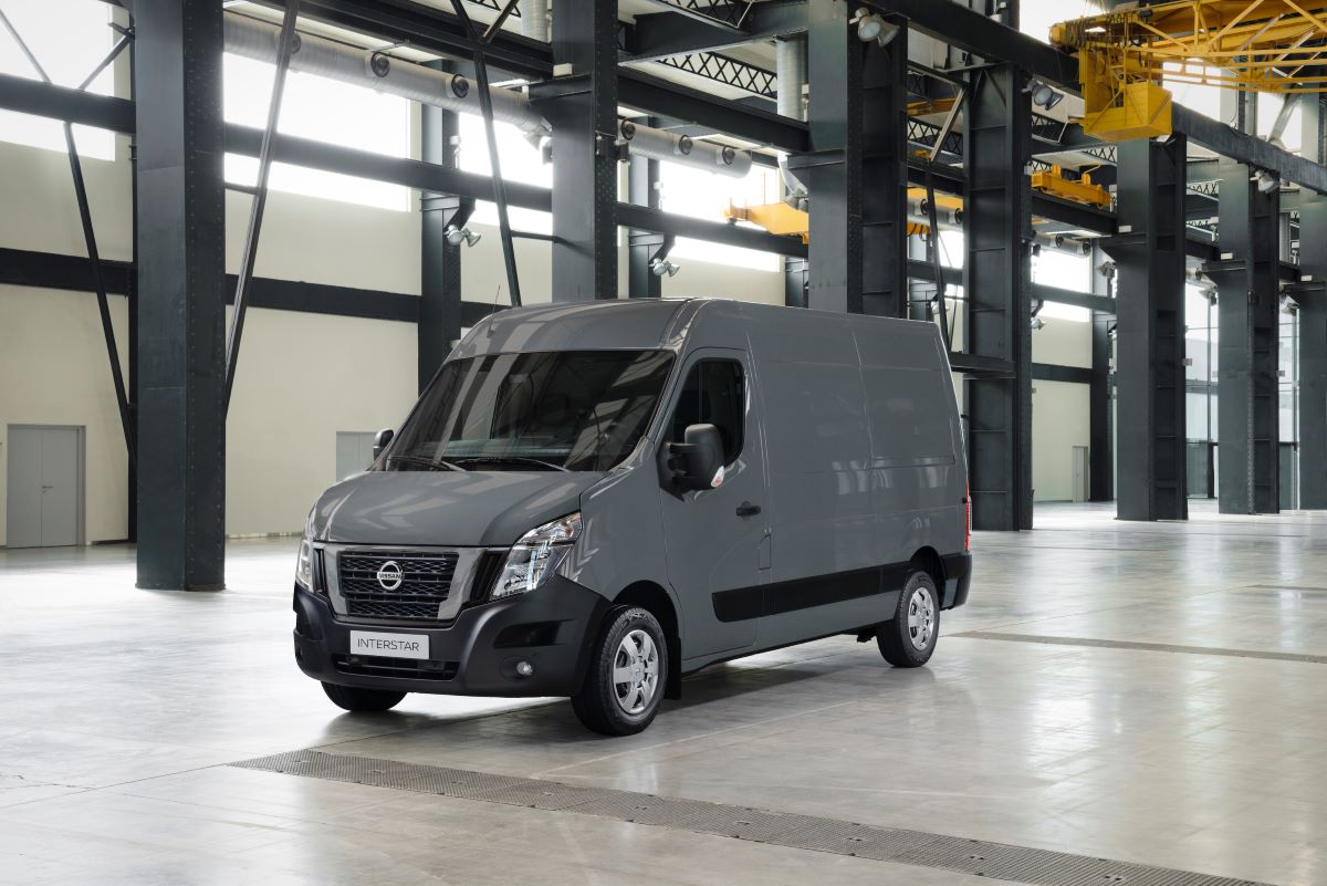 В продаже появился большой электрофургон Nissan Interstar-e на замену Mercedes Sprinter